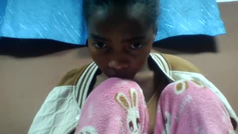ameliah348630 online show from August 14, 3:32 am