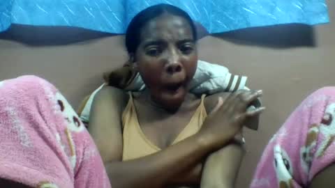 ameliah348630 online show from August 14, 12:20 pm