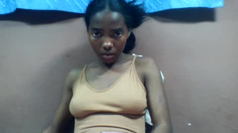 ameliah348630 online show from August 14, 3:04 pm