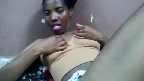 ameliah348630 online show from August 15, 5:50 pm