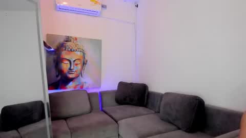ameliah online show from August 15, 1:20 am