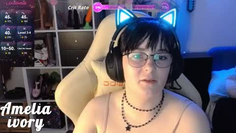 ameliaivory online show from June 25, 4:48 am
