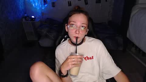 Amelia online show from August 5, 9:24 pm