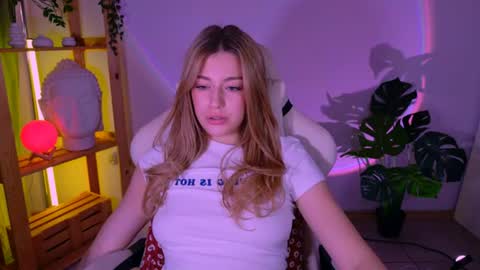 Amelia online show from August 5, 4:10 am