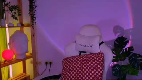 Amelia online show from August 5, 7:39 am