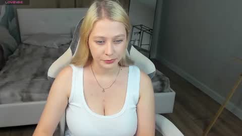 Amelia online show from August 2, 3:30 pm