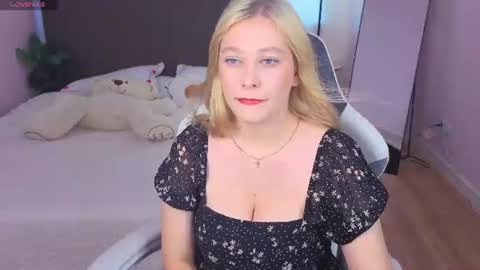 Amelia online show from August 3, 11:06 am