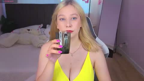 Amelia online show from August 3, 12:12 pm