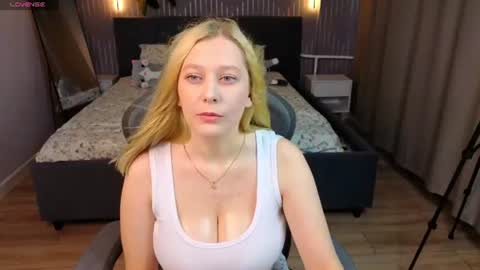 Amelia online show from August 13, 10:29 am