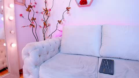 Amelie Rose online show from August 11, 2:08 pm