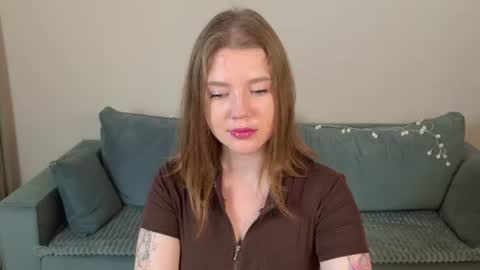 amelieblossom__ online show from August 12, 4:15 am
