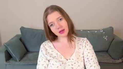 amelieblossom__ online show from August 12, 7:33 am