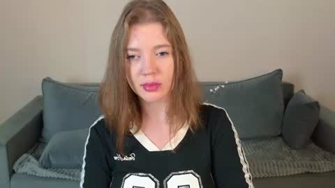 amelieblossom__ online show from August 13, 4:15 am