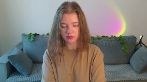 amelieblossom__ online show from August 14, 7:45 am
