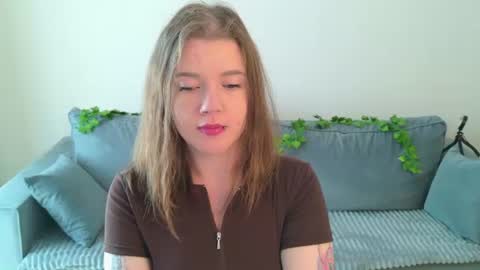 amelieblossom__ online show from August 14, 9:57 am