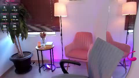 Amelie Graham online show from August 1, 8:04 pm