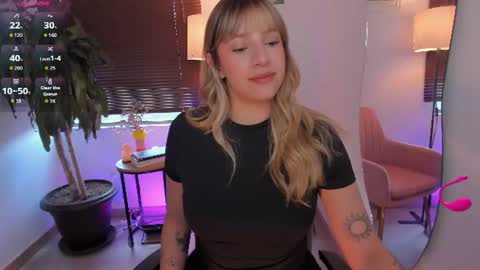 Amelie Graham online show from August 9, 7:04 pm