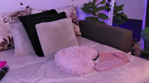AmelieReeaa online show from August 9, 2:07 pm