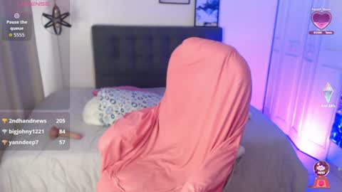 Amelie  online show from August 2, 6:59 pm