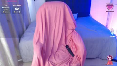 Amelie  online show from August 12, 7:27 pm