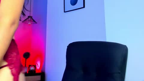 ameliia_evans online show from August 12, 8:05 am