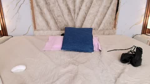 ameliie_saenz online show from August 14, 4:21 pm