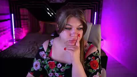 Alina online show from August 3, 6:15 pm