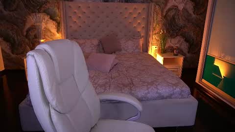 Alina online show from August 12, 3:58 pm