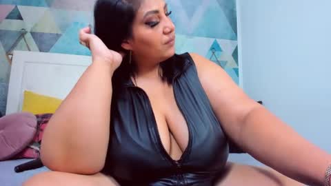 amelycube343767 online show from August 13, 8:45 pm