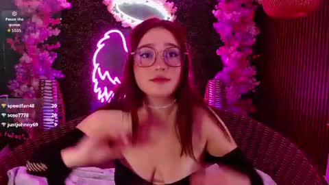 ami_smith online show from August 15, 6:28 am