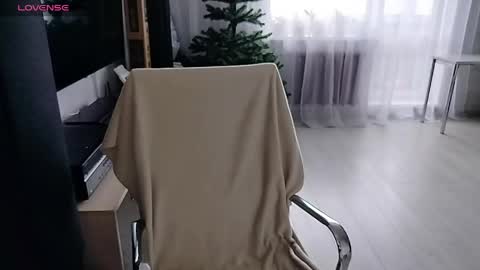 Mila online show from May 17, 8:04 am