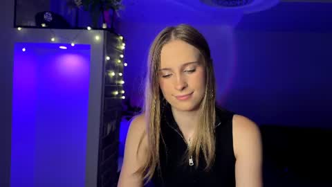 Amily online show from August 12, 9:17 pm