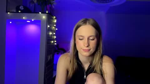 Amily online show from August 12, 10:23 pm