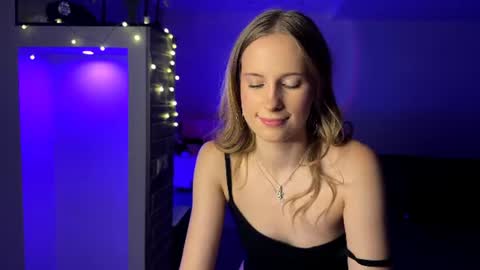 Amily online show from August 15, 8:13 pm