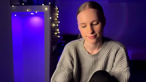 Amily online show from August 17, 9:09 pm