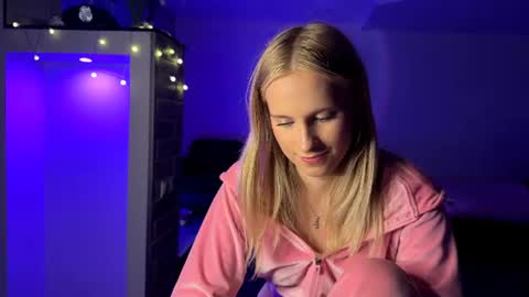Amily online show from September 3, 10:46 pm