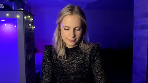 Amily online show from September 8, 9:22 pm