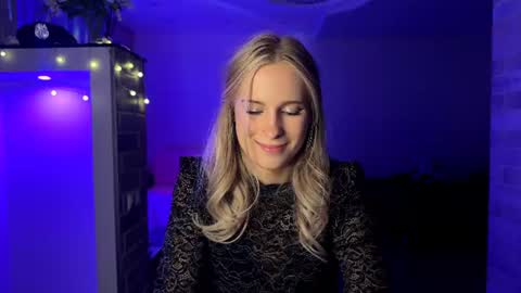 Amily online show from September 8, 11:34 pm