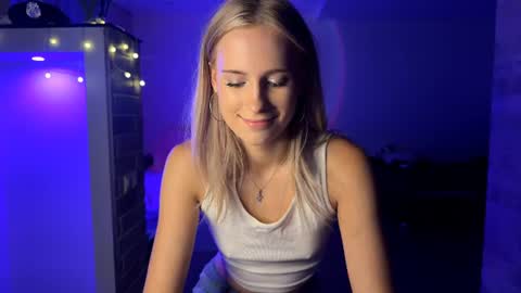 Amily online show from September 10, 7:57 pm