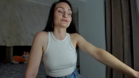 AmiraAnne online show from July 15, 7:15 pm