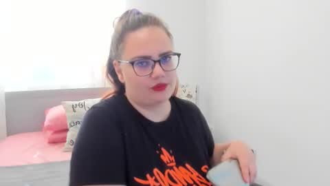 Amira Vyxen online show from August 3, 6:20 am