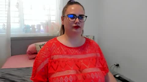 Amira Vyxen online show from August 3, 12:01 pm