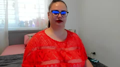 Amira Vyxen online show from August 4, 9:50 am