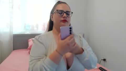 Amira Vyxen online show from August 5, 8:12 am