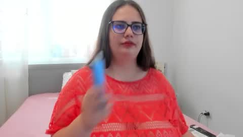 Amira Vyxen online show from August 6, 8:02 am