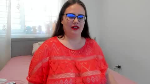 Amira Vyxen online show from August 6, 11:20 am