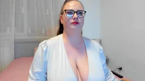 Amira Vyxen online show from August 9, 9:49 pm