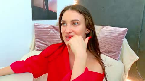 Amira online show from August 10, 10:16 am