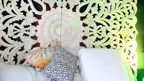 Ammy Nova online show from August 7, 9:15 pm