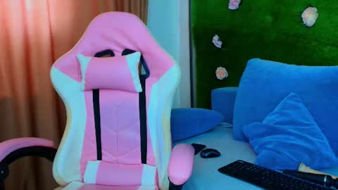 AmmyFlirty online show from August 13, 8:39 am